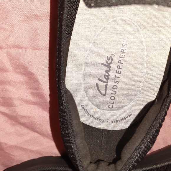 CLARKS 👣Adella Stride Cloudsteppers in Black Knit foot wear - Picture 16 of 16